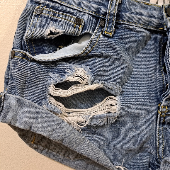 One teaspoon - Picture 2 of 9